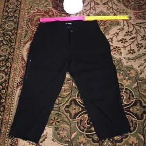 Khombu Women's Black Cropped Pants